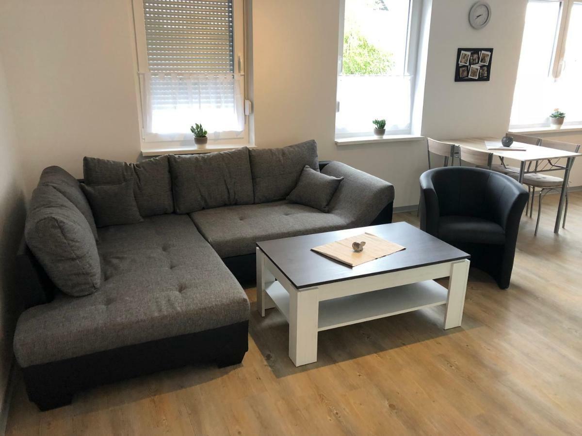 Kleiner Vampir Apartment Thale Bagian luar foto